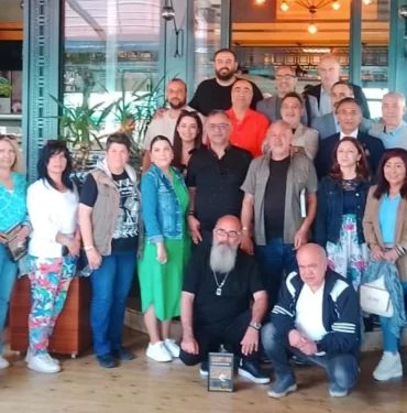 17172433242052135965